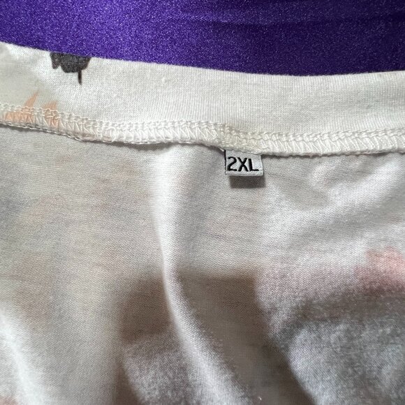 ๐Beautiful Floral Red Roses Long Sleeveless V- Neckline Plus Size Top - Picture 11 of 14